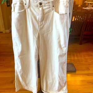 Size 14 NWT Universal Thread cream jeans